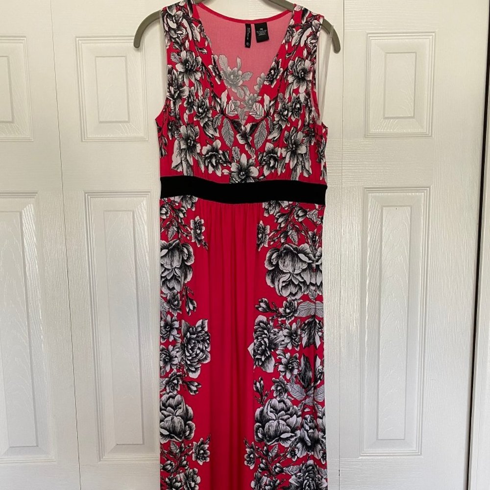 NWOT! New Directions Pink/Black Maxi Dress-Size PM